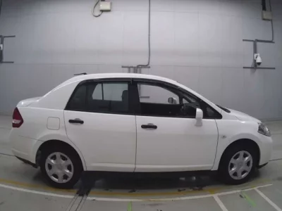 Nissan TIIDA LATIO