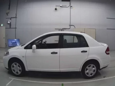 Nissan TIIDA LATIO