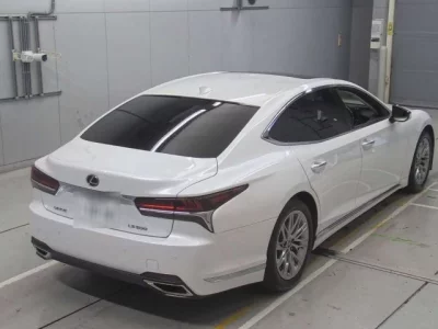 Lexus LS