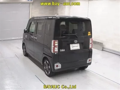 Toyota PIXIS MEGA
