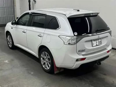 Mitsubishi OUTLANDER PHEV