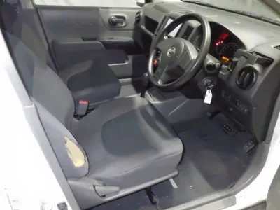 Nissan AD