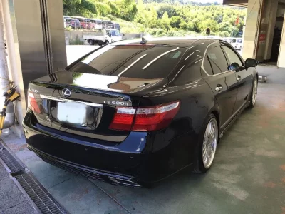 Lexus LS