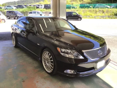 Lexus LS