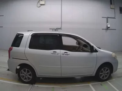 Toyota RAUM