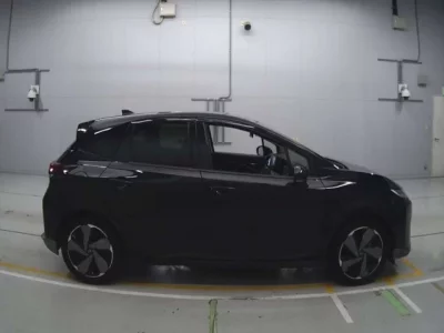 Nissan AURA