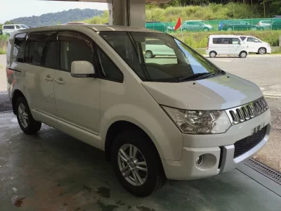 Mitsubishi DELICA D5