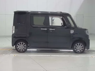 Toyota PIXIS MEGA