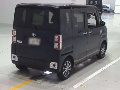 Toyota PIXIS MEGA