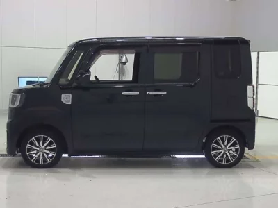 Toyota PIXIS MEGA