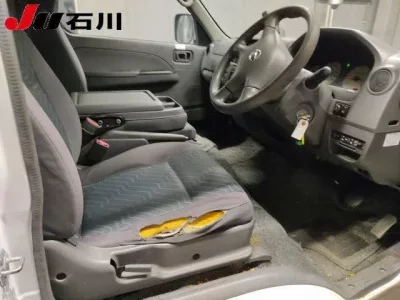 Nissan CARAVAN BUS