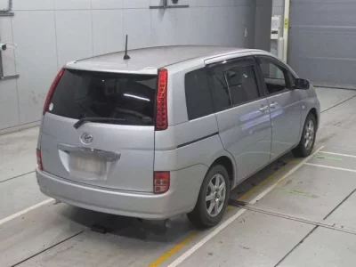 Toyota ISIS