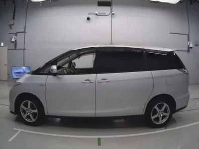 Toyota ESTIMA HYBRID