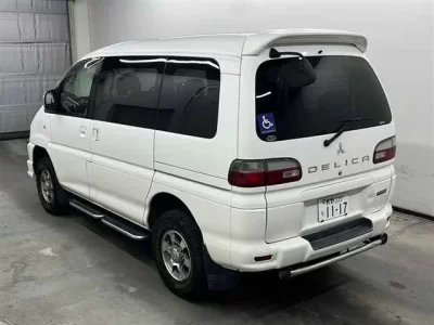 Mitsubishi DELICA