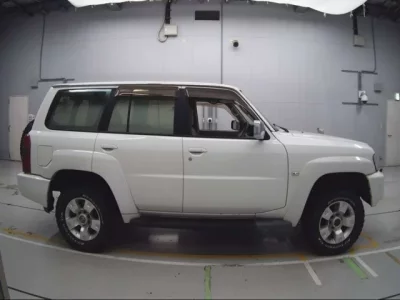 Nissan SAFARI