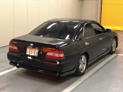 Nissan LAUREL