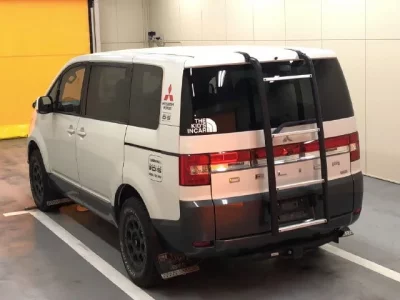 Mitsubishi DELICA D5