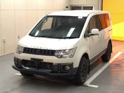 Mitsubishi DELICA D5