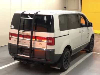 Mitsubishi DELICA D5