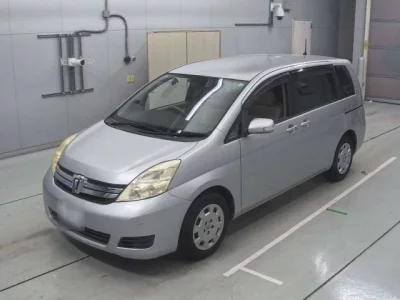 Toyota ISIS