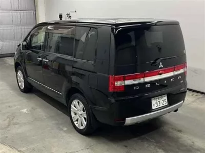 Mitsubishi DELICA D5