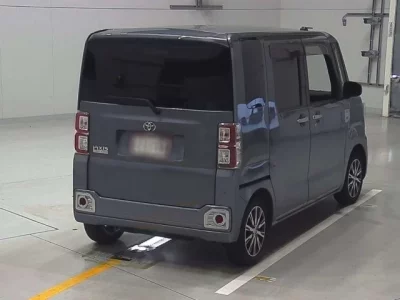 Toyota PIXIS MEGA