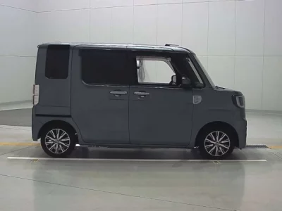 Toyota PIXIS MEGA