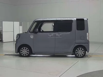 Toyota PIXIS MEGA