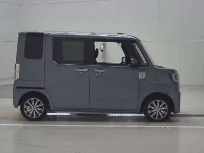 Toyota PIXIS MEGA