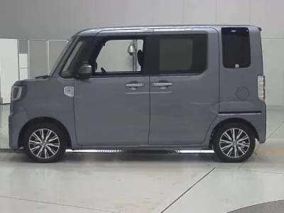 Toyota PIXIS MEGA