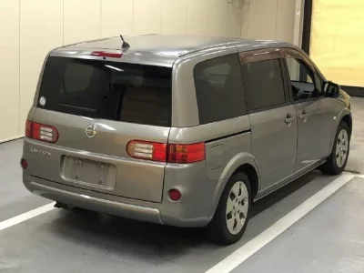 Nissan LAFESTA