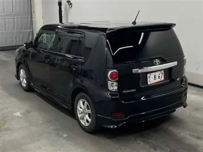 Toyota COROLLA RUMION