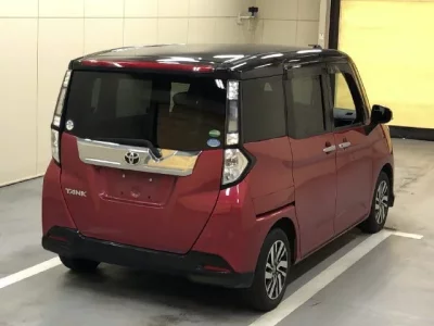 Toyota TANK