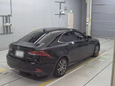 Lexus IS