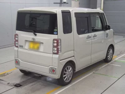 Toyota PIXIS MEGA