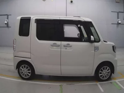 Toyota PIXIS MEGA