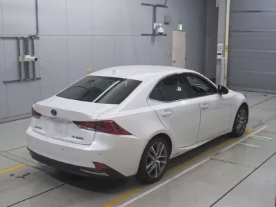 Lexus IS