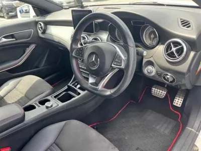 Mercedes-Benz CLA CLASS