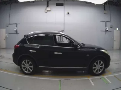 Nissan SKYLINE CROSSOVER