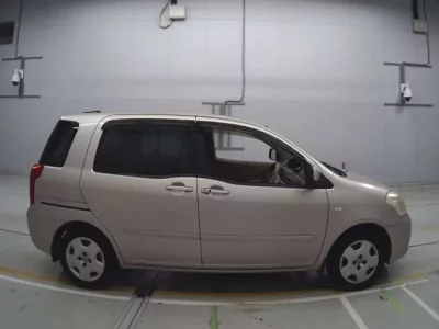 Toyota RAUM