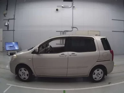 Toyota RAUM
