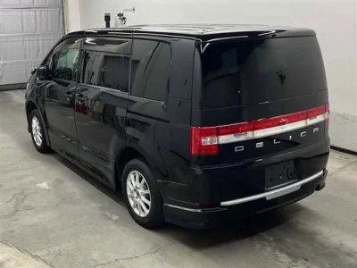 Mitsubishi DELICA D5