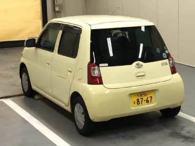 Daihatsu Esse