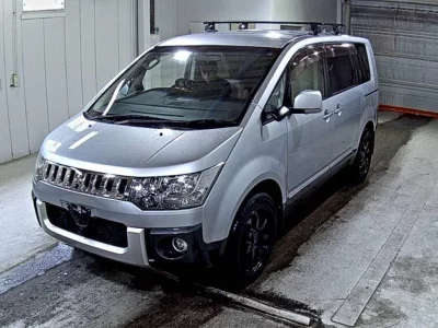Mitsubishi DELICA D5
