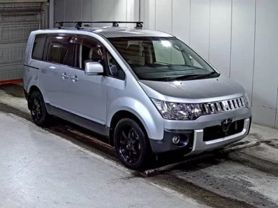 Mitsubishi DELICA D5