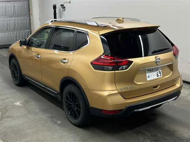 Nissan X-TRAIL