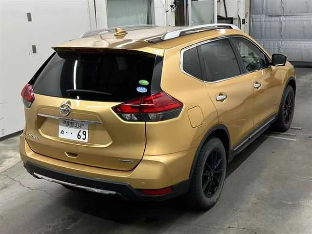 Nissan X-TRAIL
