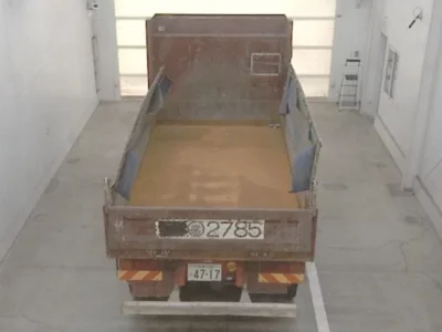 Isuzu TRUCK