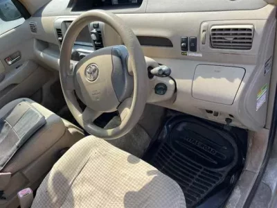 Toyota RAUM