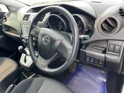 Nissan LAFESTA